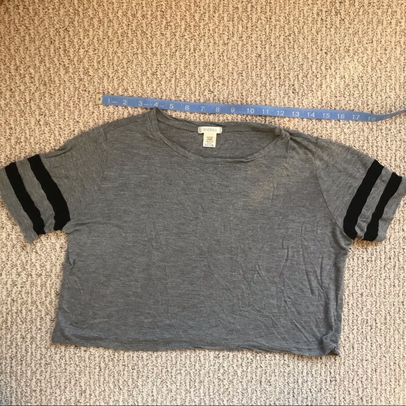 Boxy Gray Ringer Crop-Top - Picture 2 of 3